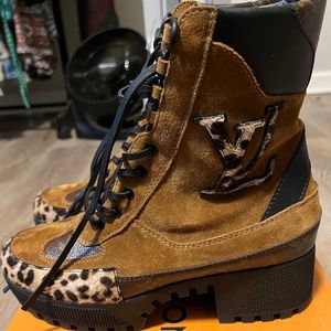 Louis Vuitton Laureate Platform Desert Boot size